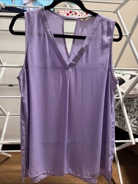 Sleeveless V-Neck Women’s Top - Lavender
